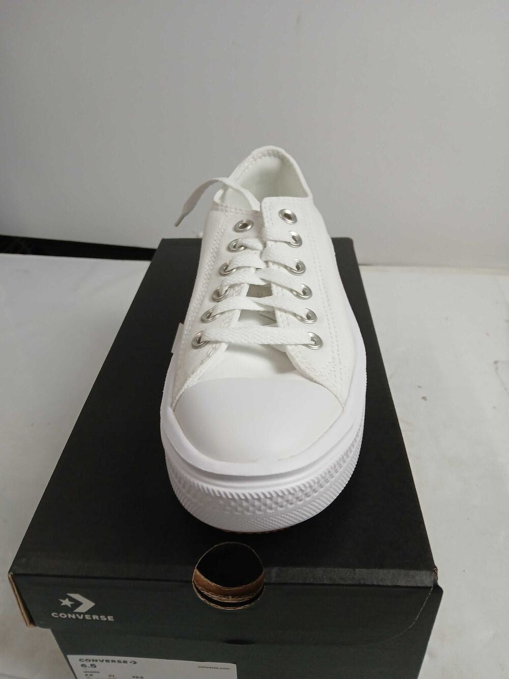 NWT Converse Women's Gym Gymnastics Shoe, White-Size 6.5